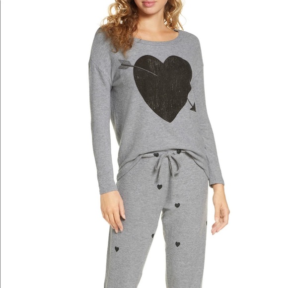 Chaser Arrow Heart Cozy Sweatshirt - Picture 7 of 10